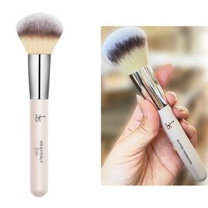 NEW IT COSMETICS heavenly luxe buffing foundation brush